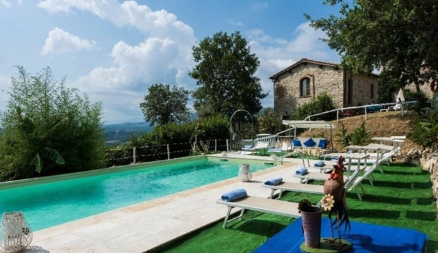 Villa Due Case, lovely property consisting of 2 cottages with private swimming pool and garden, .