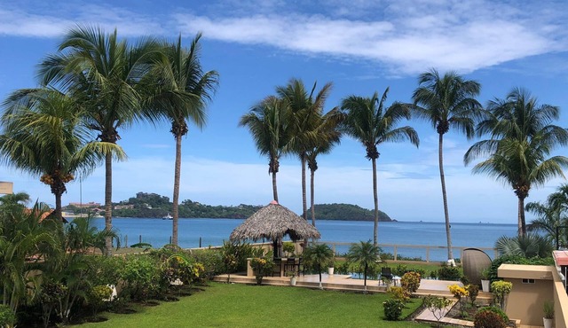Villa Elysian Beachfront Luna Studio Sleeps 4