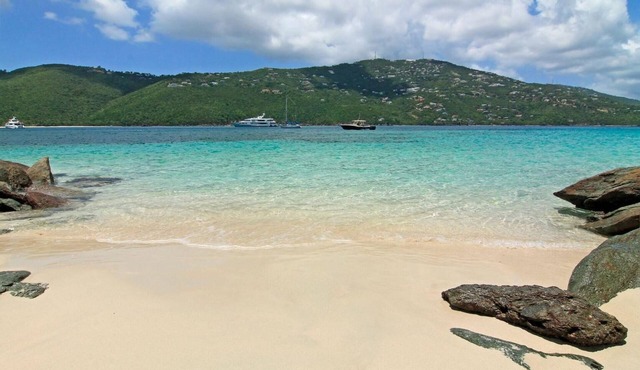 Villa Eau Claire - Magens Bay Affordable Beachfront Villa