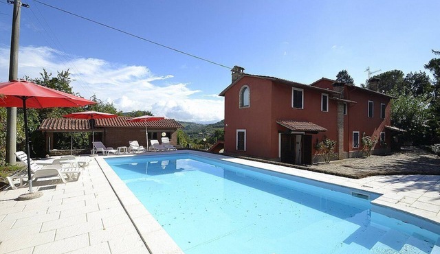Villa Ebano: A charming two-story villa surrounded by the greenery, with Free WI-FI.