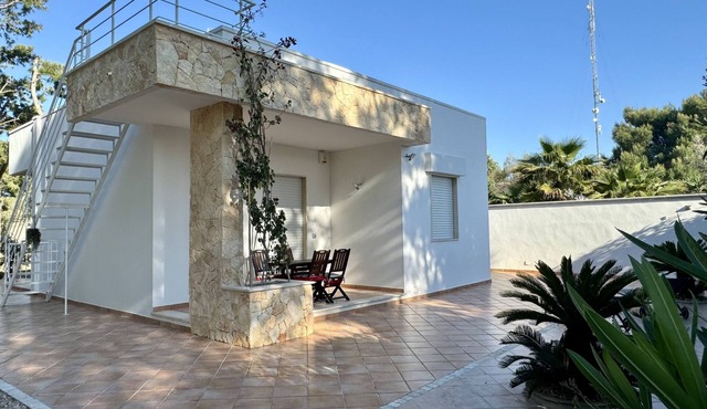 Villa Edoardo with pine forest 250 meters from the sea