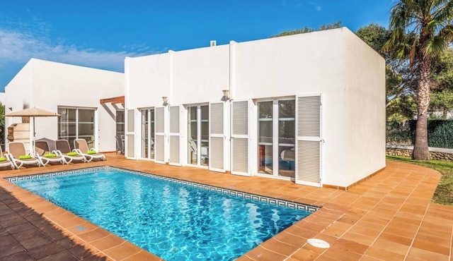 Villa Elena - Three Bedroom Villa, Sleeps 6