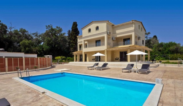 Villa Elegio - Four Bedroom Villa, Sleeps 12