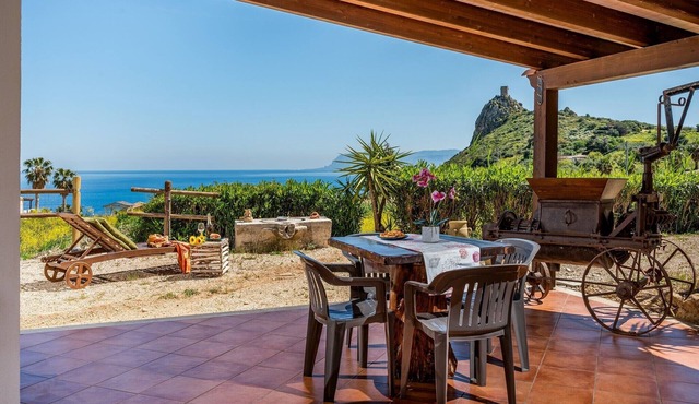 Villa Elena 2 Km from the Natural Reserve of Zingaro