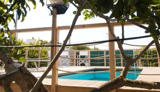 Villa Eleonora Capilungo sea front with pool