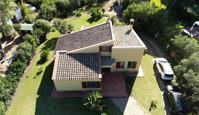 Villa Elisabetta surrounded by greenery just a few minutes from the beach