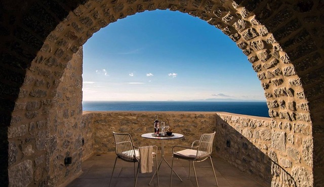Villa Elyraen, Divine Sea Views, Private Hot Tub, Furnished Terrace, Shared.