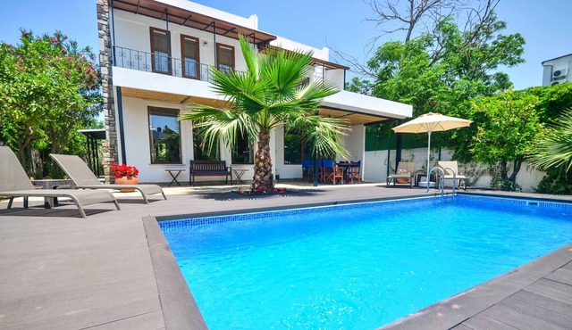 Villa Ercin - Five Bedroom Villa, Sleeps 8