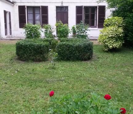 VILLA ESPERANZA Suite de plain-pied, indépendante, 1 à 4 personnes à 200 m du château de Valençay proche Zoo de Beauval et châteaux de La Loire