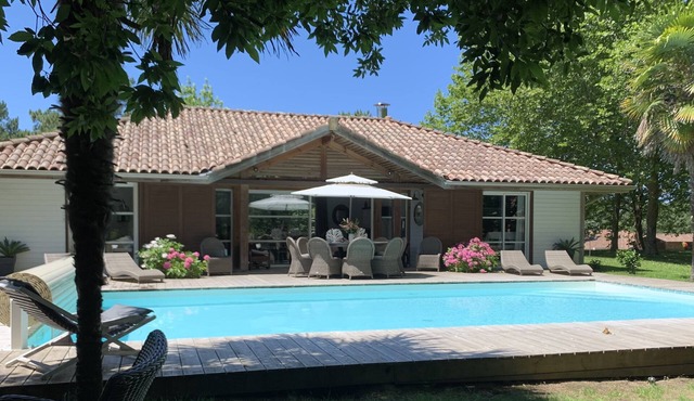 Villa Esprit de Famille in Moliets et Maa, close to the ocean and golf course
