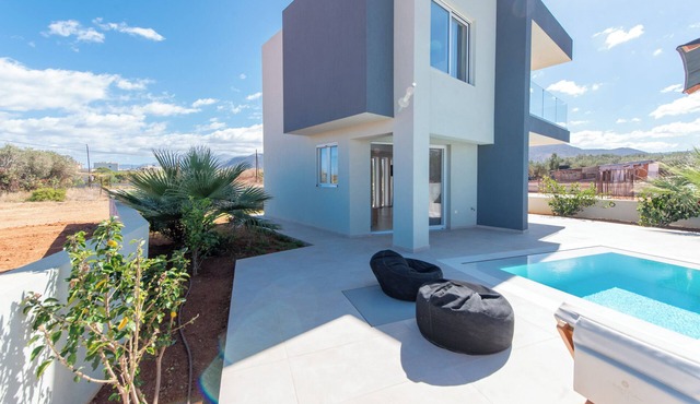 Villa Eterna Okto - Two Bedroom Villa, Sleeps 4