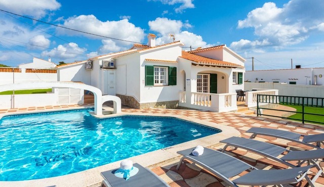 Villa Eugenia Large Private Pool, A/C, WiFi