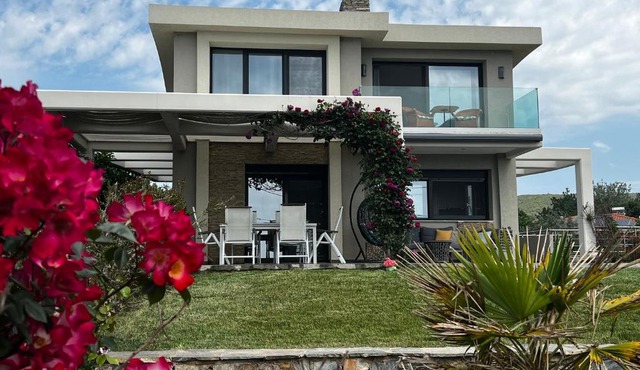 Villa Eva Dikella