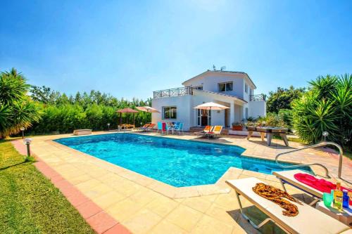 Villa Evilia by Villa Plus