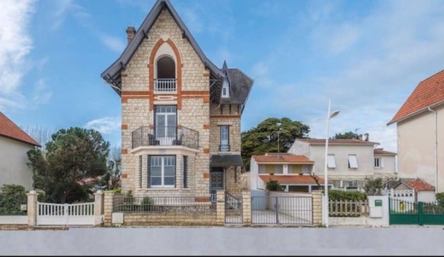 Villa facing the ocean