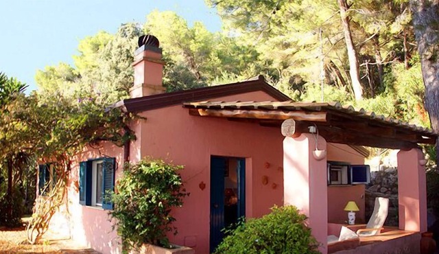 Villa Fabia - Gem with marvelous ocean views and private bathing area