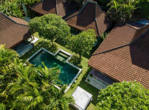 Villa Fallopia, 3-bedroom high end boutique villa in Canggu quiet parts
