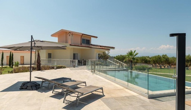 VILLA FAROS Angelochori