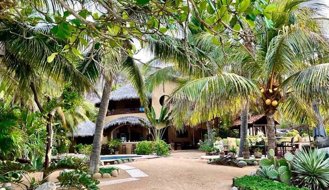 VILLA FIREFLY - Lap pool, Yoga deck, Beachfront, Views