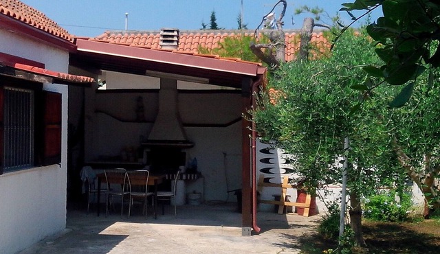 VILLA FLORA ....... 30 meters from the sea !!!!