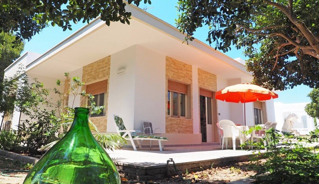 Villa Flora 8 beds at 50 mt. from the sea