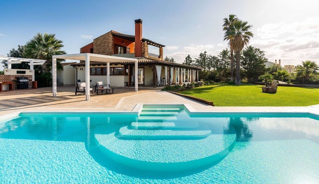 Villa for 9 People with Pool and Panoramic View