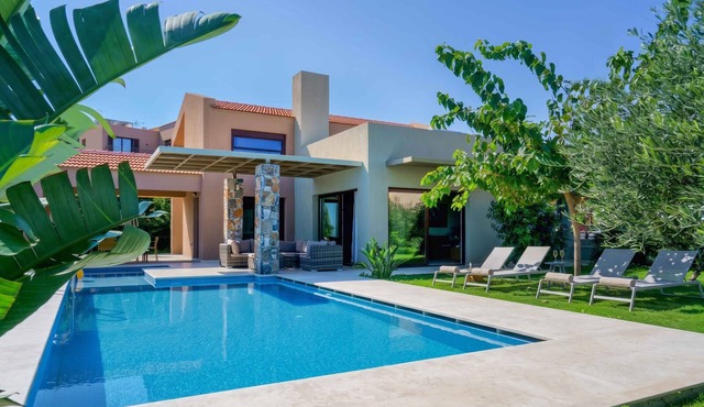 Villa Fos | Private pool, elegance & seaview!