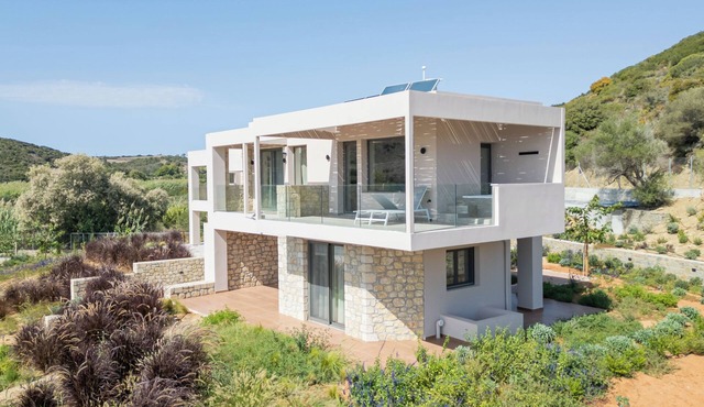 Villa Frame | Quiet Luxury with 2 Jacuzzis & Panoramic Sea View in Methoni