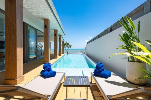 Villa Frangipani - Beachfront Oasis Private Pool