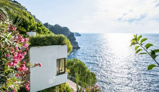 Villa Frida, With Private SeaPlatform close to Amalfi and private parking.