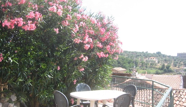Villa Garibaldi. Beautiful mountain town in wine area ½ hour from Rome and beach