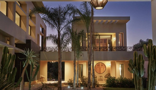 Villa GATSBY Marrakech,18 guests 15 mn center, swimming pool, heated jacuzzi