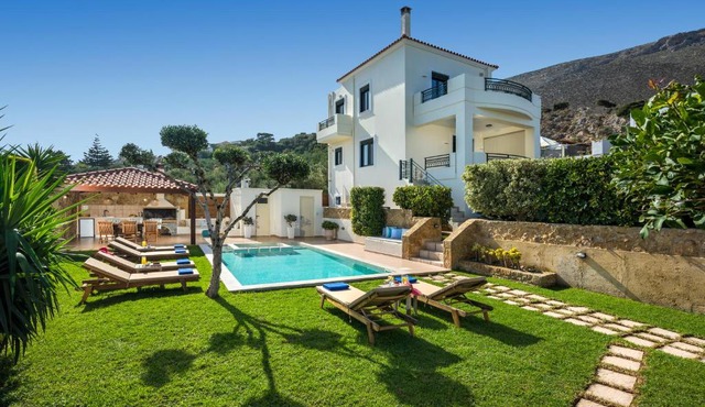 Villa Georgia Heated Pool & Jet-Tub