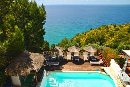 Villa Giulia con piscina vista mare
