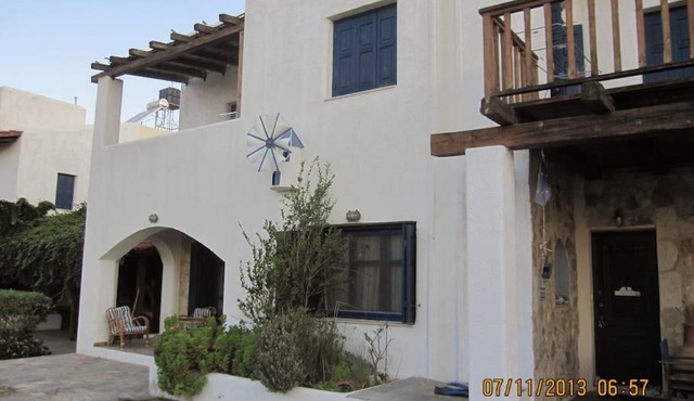 VILLA GRECQUE FACE A LA MER TSOUTSOUROS CRETE
