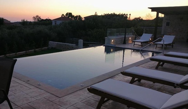 VILLA HALEPOURI