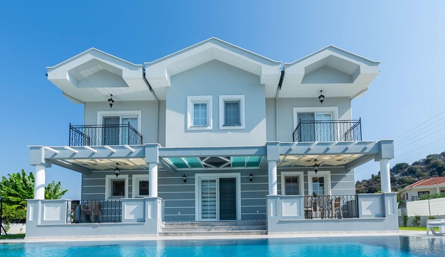 Villa Hanimeli 6 bedrooms all en suite with private pool & garden