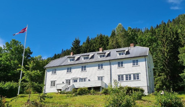 VILLA HASSELBAKKEN