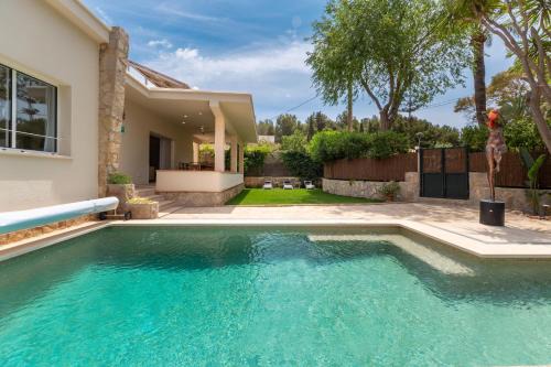 VILLA Henry