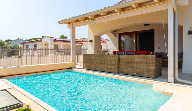 Villa Hercules - Seafront Villa