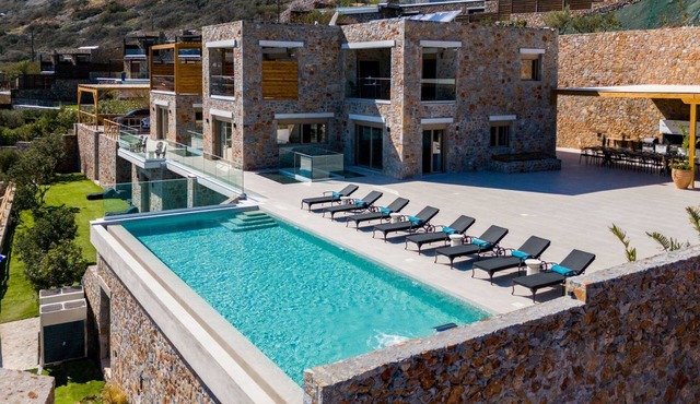 Villa Hislop - Ten Bedroom Villa, Sleeps 20