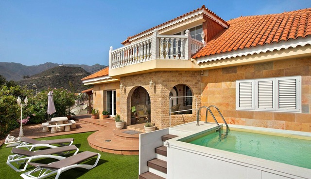Villa Holiday Home Hemi with Mountain View, Sea View, Pool, Wi-Fi, Terraces & Garden