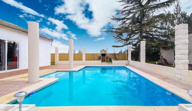 Villa in Villamuriel with Pool and Barbecue