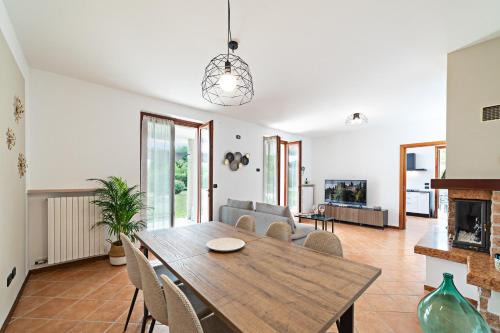 VILLA IDA - Regarda Travel