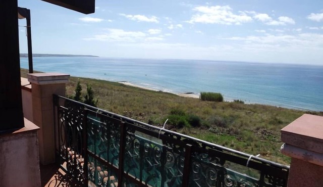 Villa immersed in the green with wonderful sea views in Porto Palo di Menfi