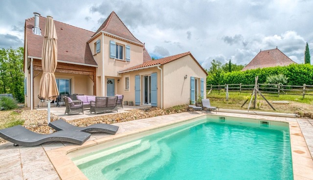 Villa in Aquitaine with Pool & BBQ