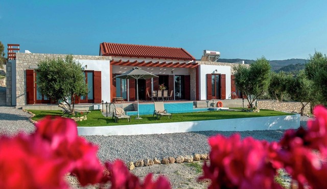 Villa in Arkadi with Pool near the Sea