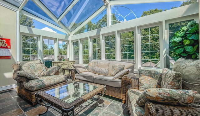 Villa in Aurora Near Couple Golf Course