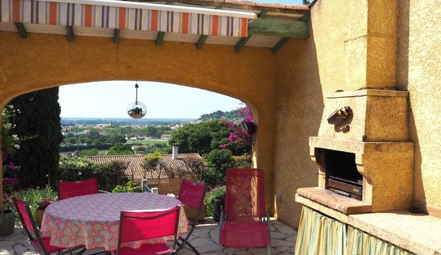 Villa in Bellegarde near Pont du Gard