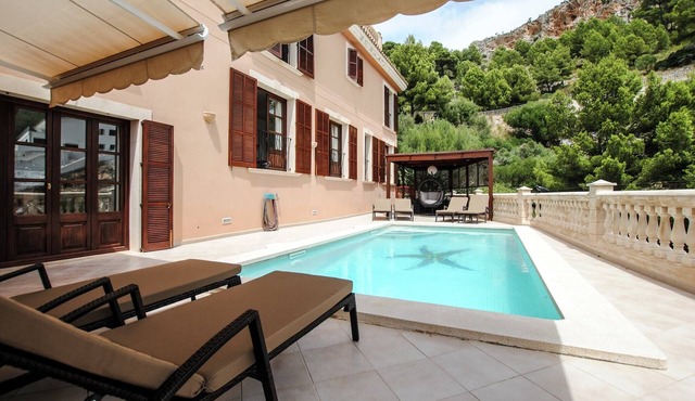 Villa in Canyamel with Bay Views and Pool